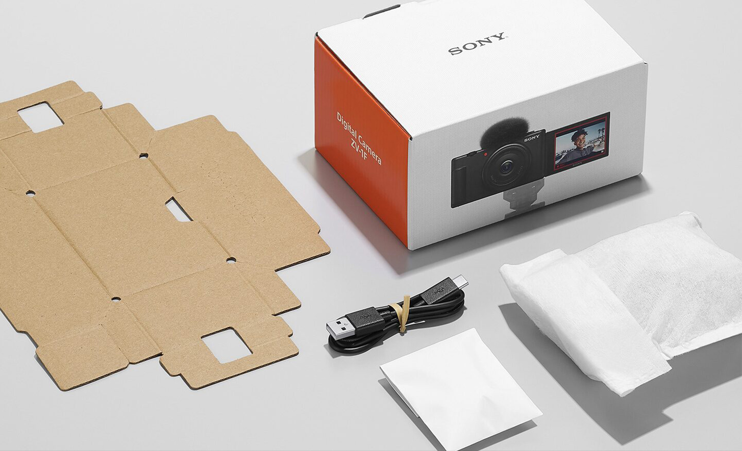 Snímek krabice a obalu modelu ZV-1F